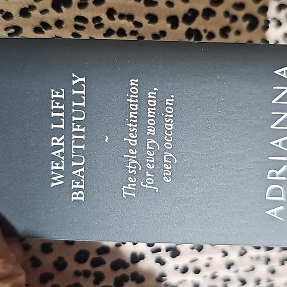 Adrianna  Papell, NWT women's blouse.  Size medium.  Cream with black geometric. - Picture 9 of 12